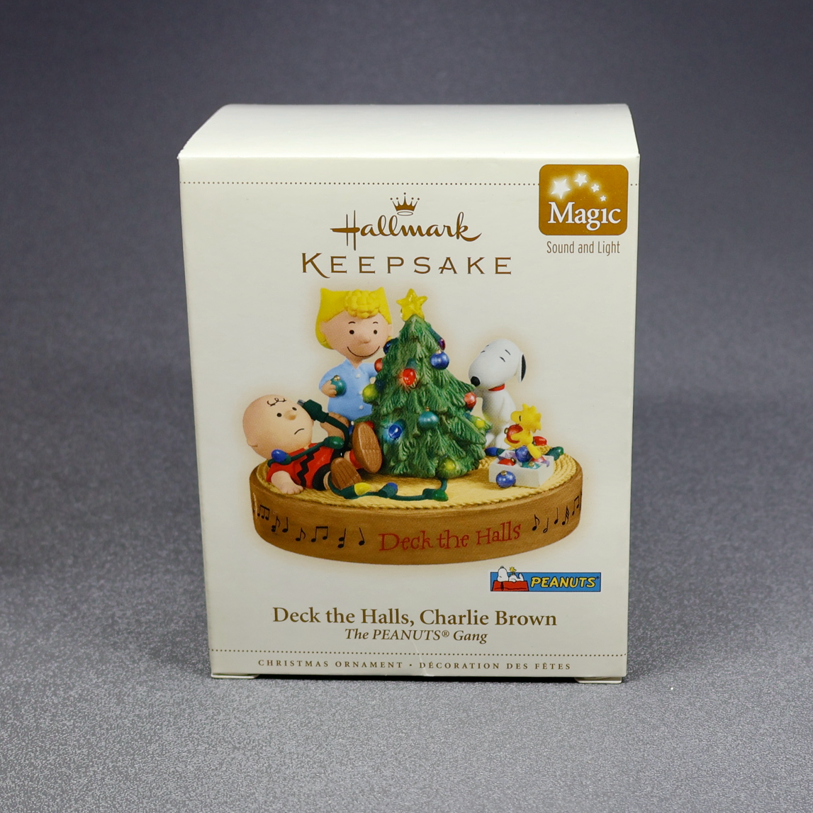 Hallmark 2006 Deck the Halls Charlie Brown - Magic-Ornament-Oakview Collectibles