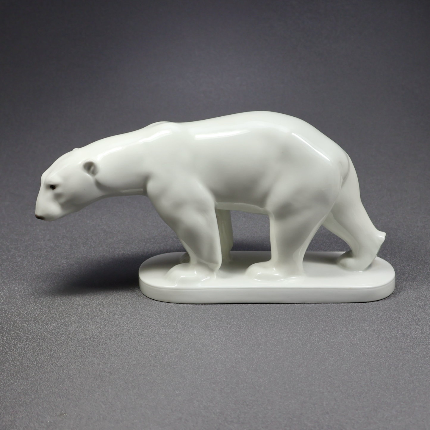 KPM KÖNIGLICHE PORZELLAN Manufaktur Polar Bear 140/253-Figurine-Oakview Collectibles