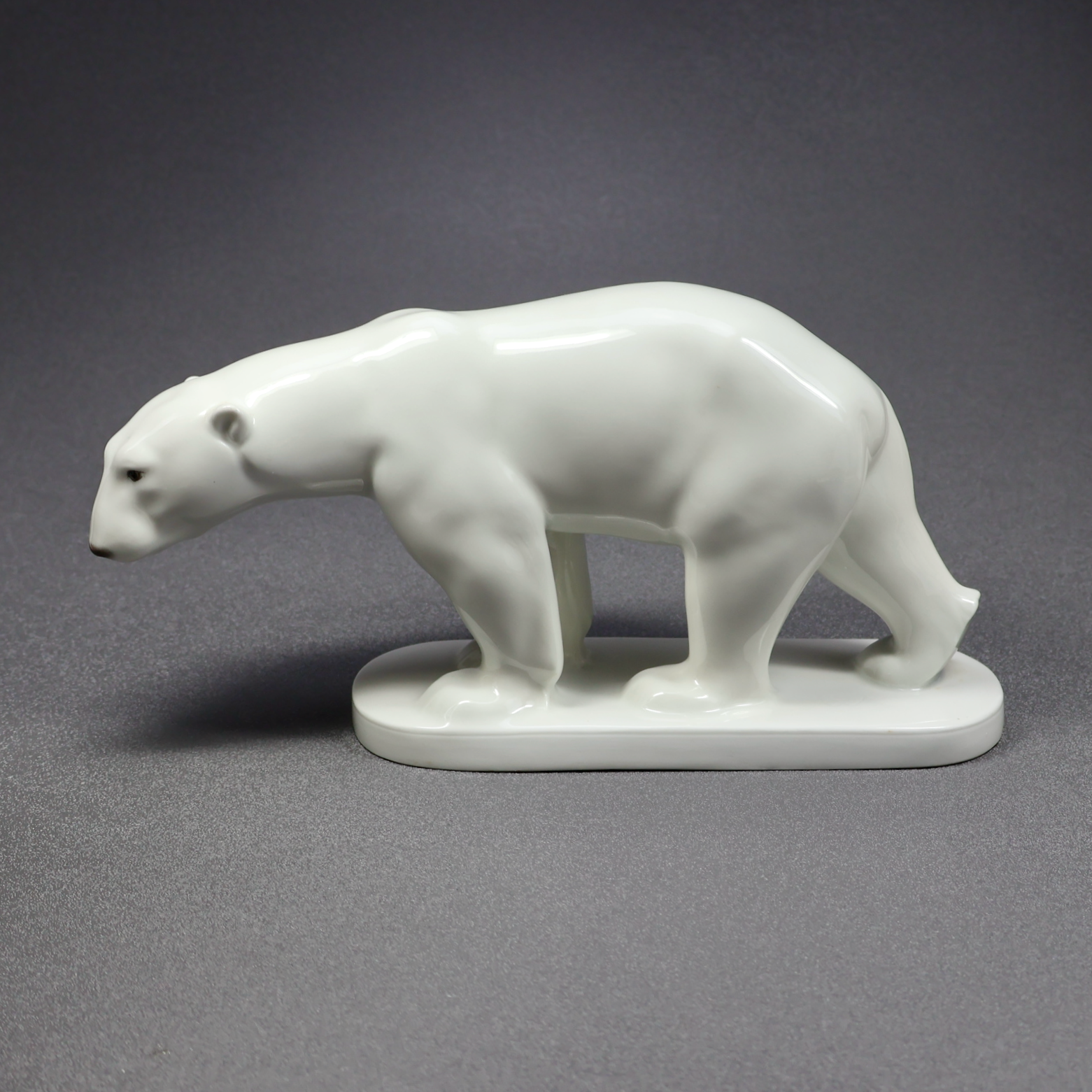 KPM KÖNIGLICHE PORZELLAN Manufaktur Polar Bear 140/253-Figurine-Oakview Collectibles