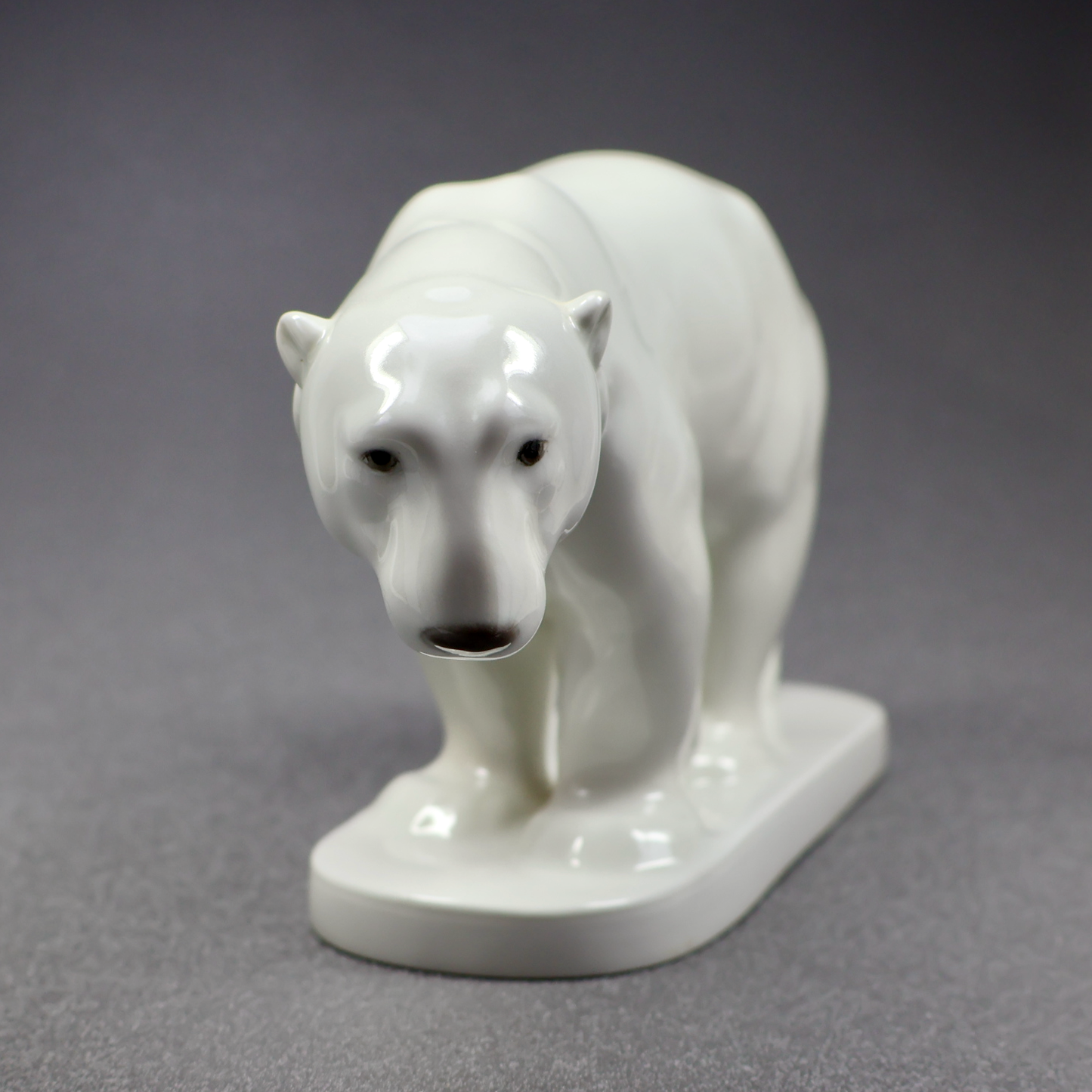 KPM KÖNIGLICHE PORZELLAN Manufaktur Polar Bear 140/253-Figurine-Oakview Collectibles