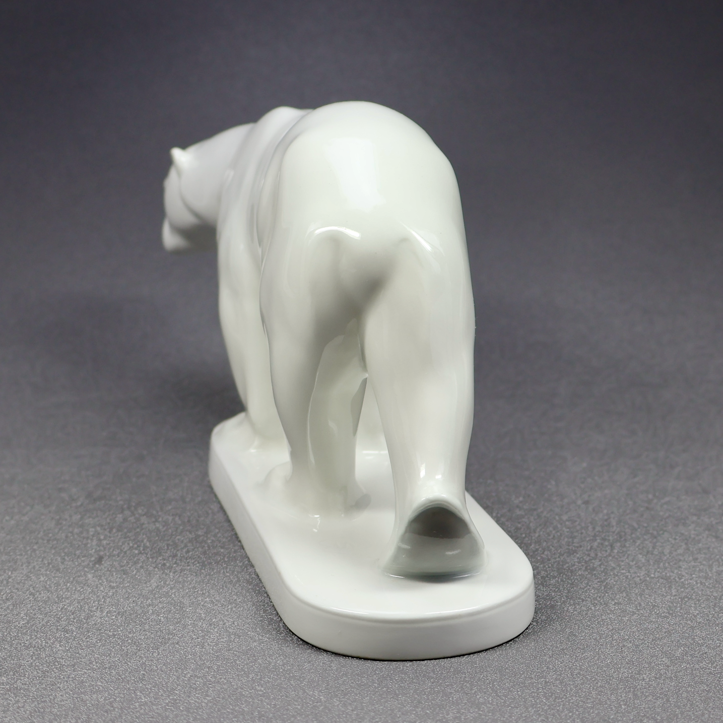 KPM KÖNIGLICHE PORZELLAN Manufaktur Polar Bear 140/253-Figurine-Oakview Collectibles