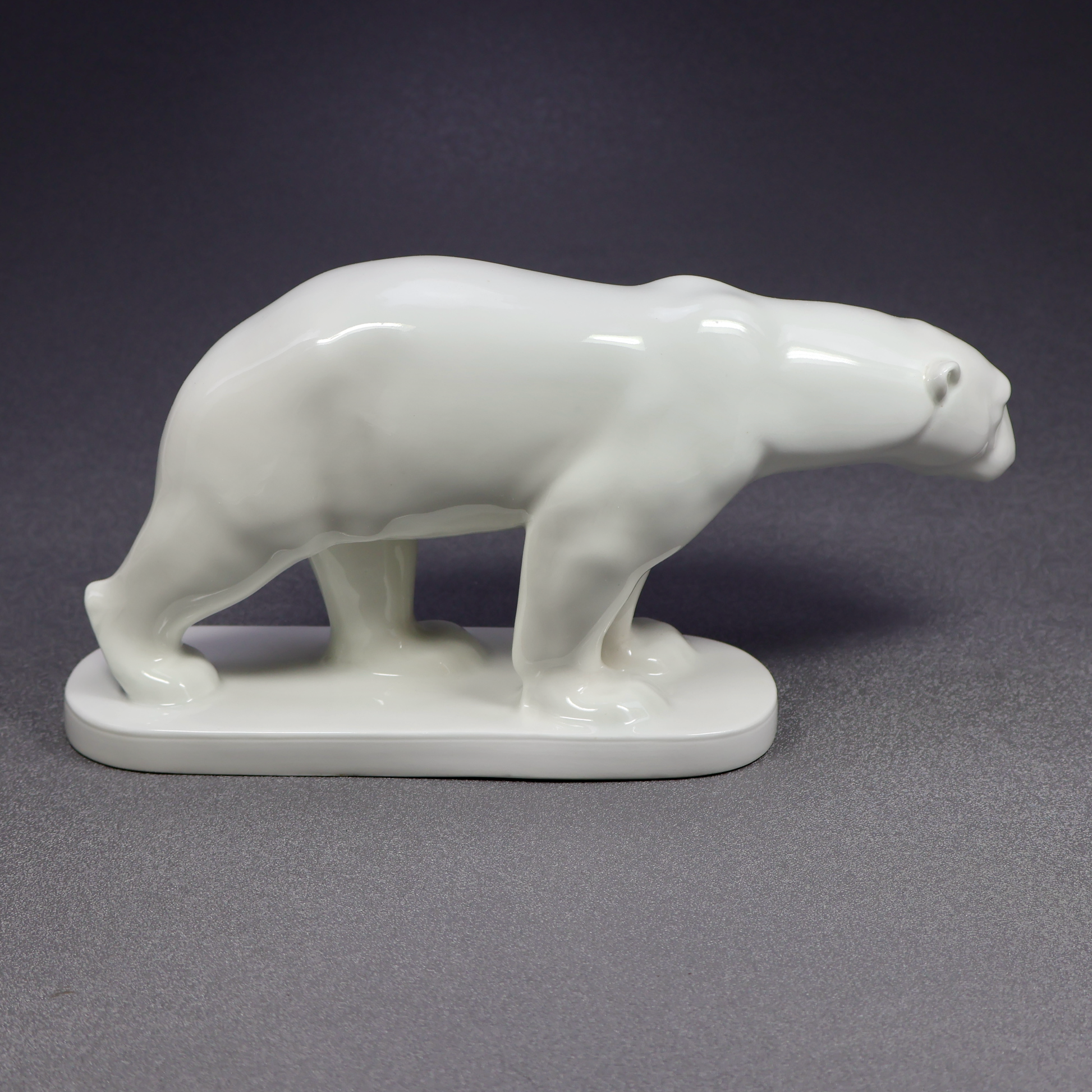 KPM KÖNIGLICHE PORZELLAN Manufaktur Polar Bear 140/253-Figurine-Oakview Collectibles