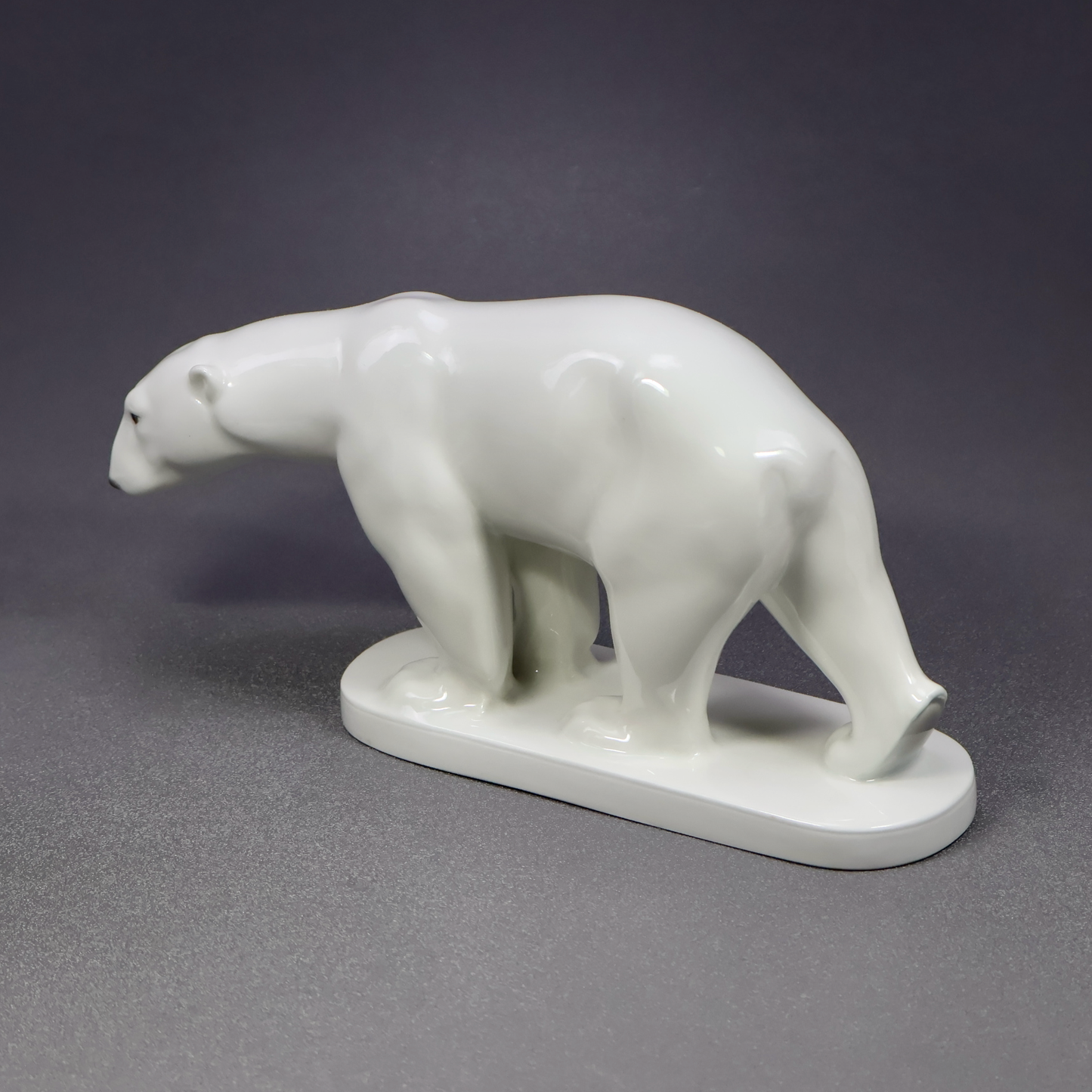 KPM KÖNIGLICHE PORZELLAN Manufaktur Polar Bear 140/253-Figurine-Oakview Collectibles