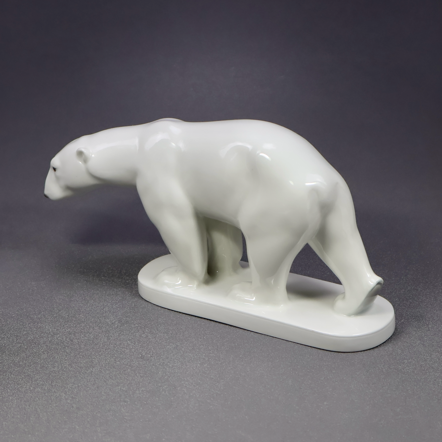 KPM KÖNIGLICHE PORZELLAN Manufaktur Polar Bear 140/253-Figurine-Oakview Collectibles