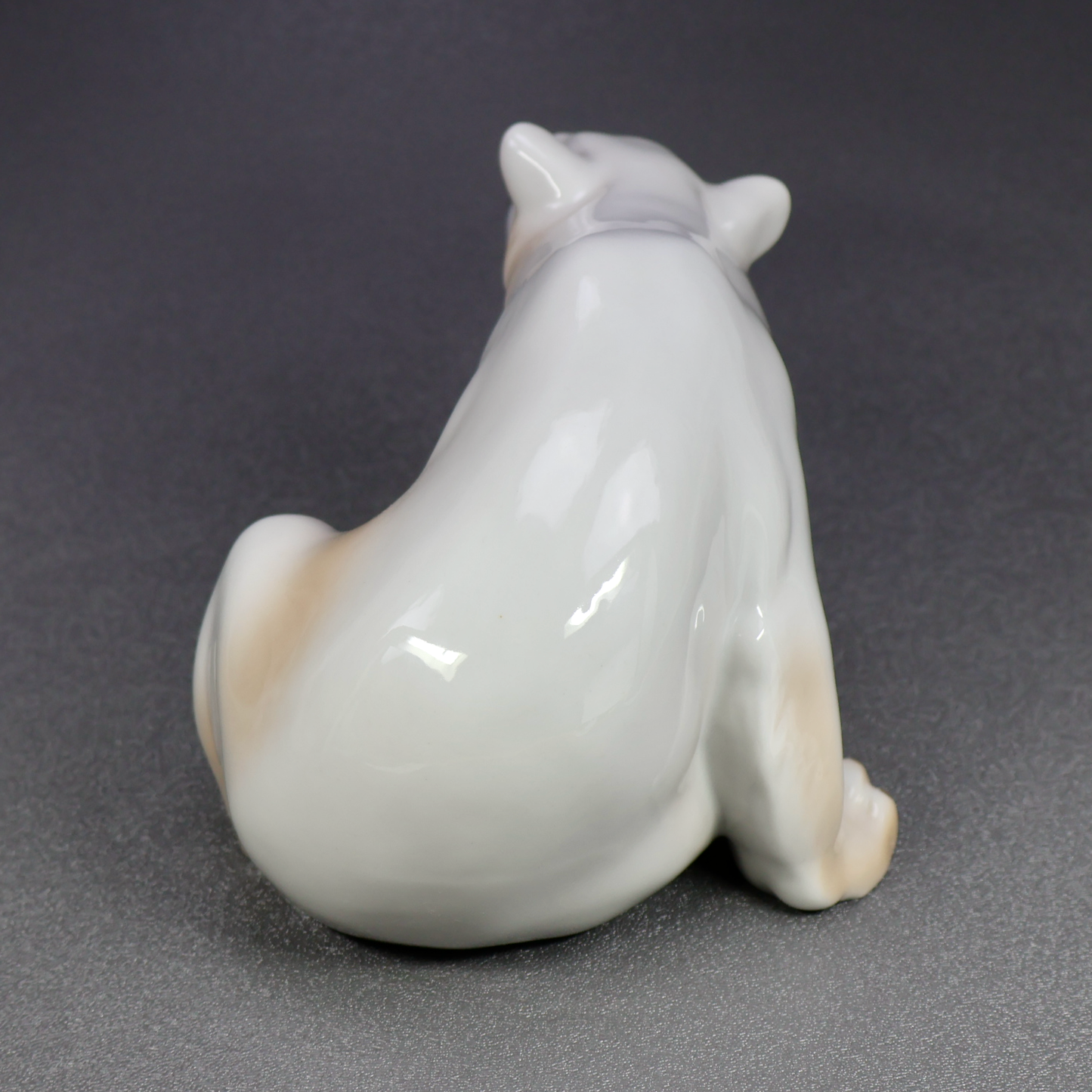 Bing & Grondahl Polar Bear Sitting Figurine 1629-Figurine-Oakview Collectibles