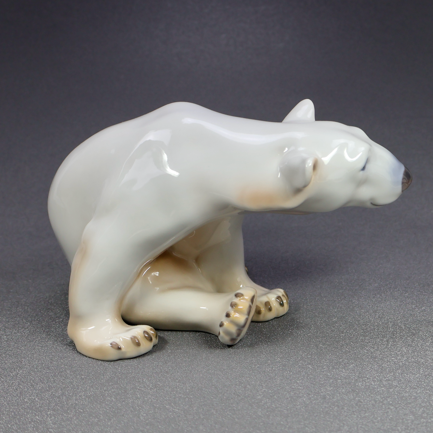 Bing & Grondahl Polar Bear Sitting Figurine 1629-Figurine-Oakview Collectibles