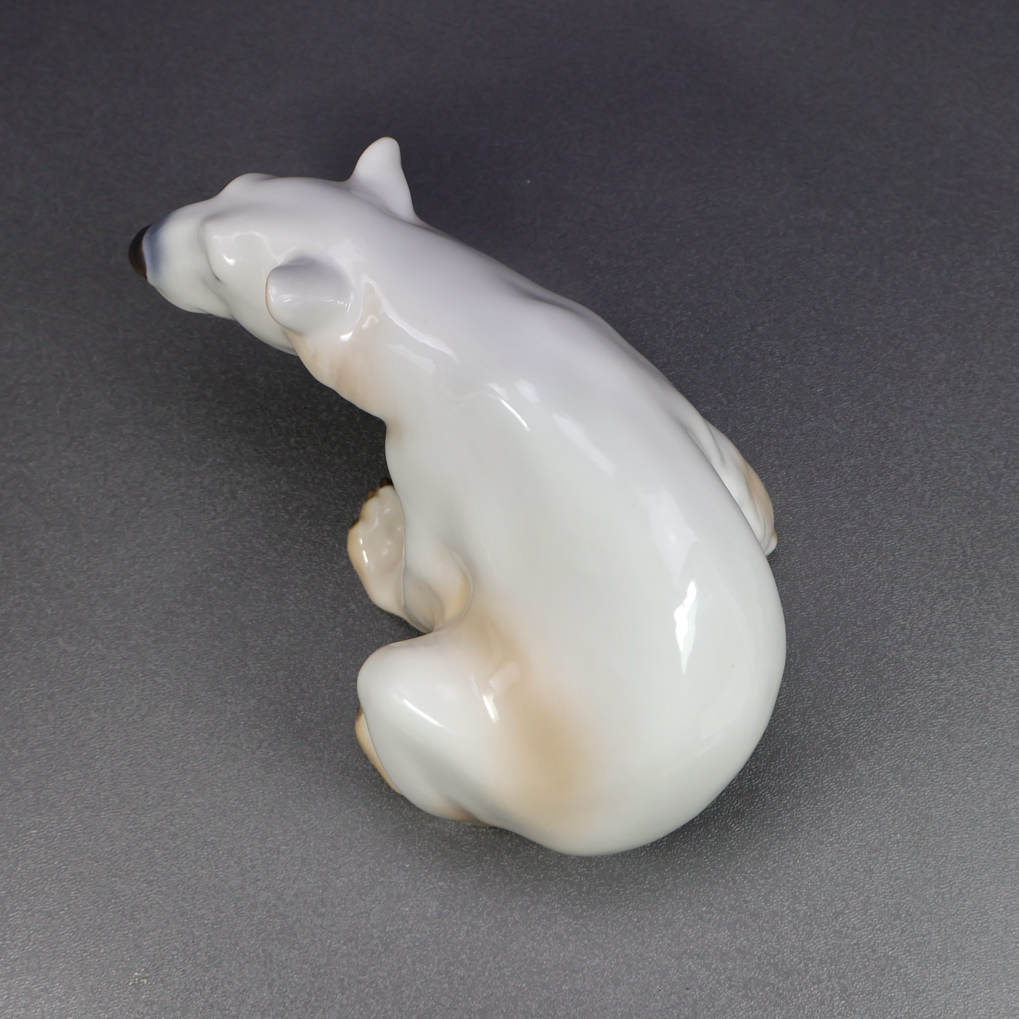 Bing & Grondahl Polar Bear Sitting Figurine 1629-Figurine-Oakview Collectibles