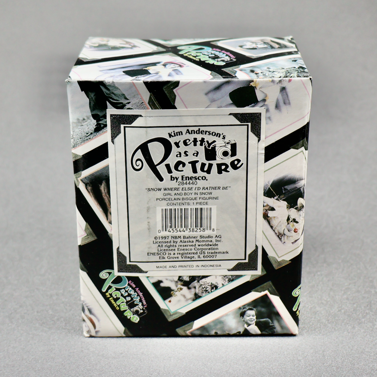 Pretty As A Picture Snow Where Else I'd Rather Be 284440-Figurine-Oakview Collectibles