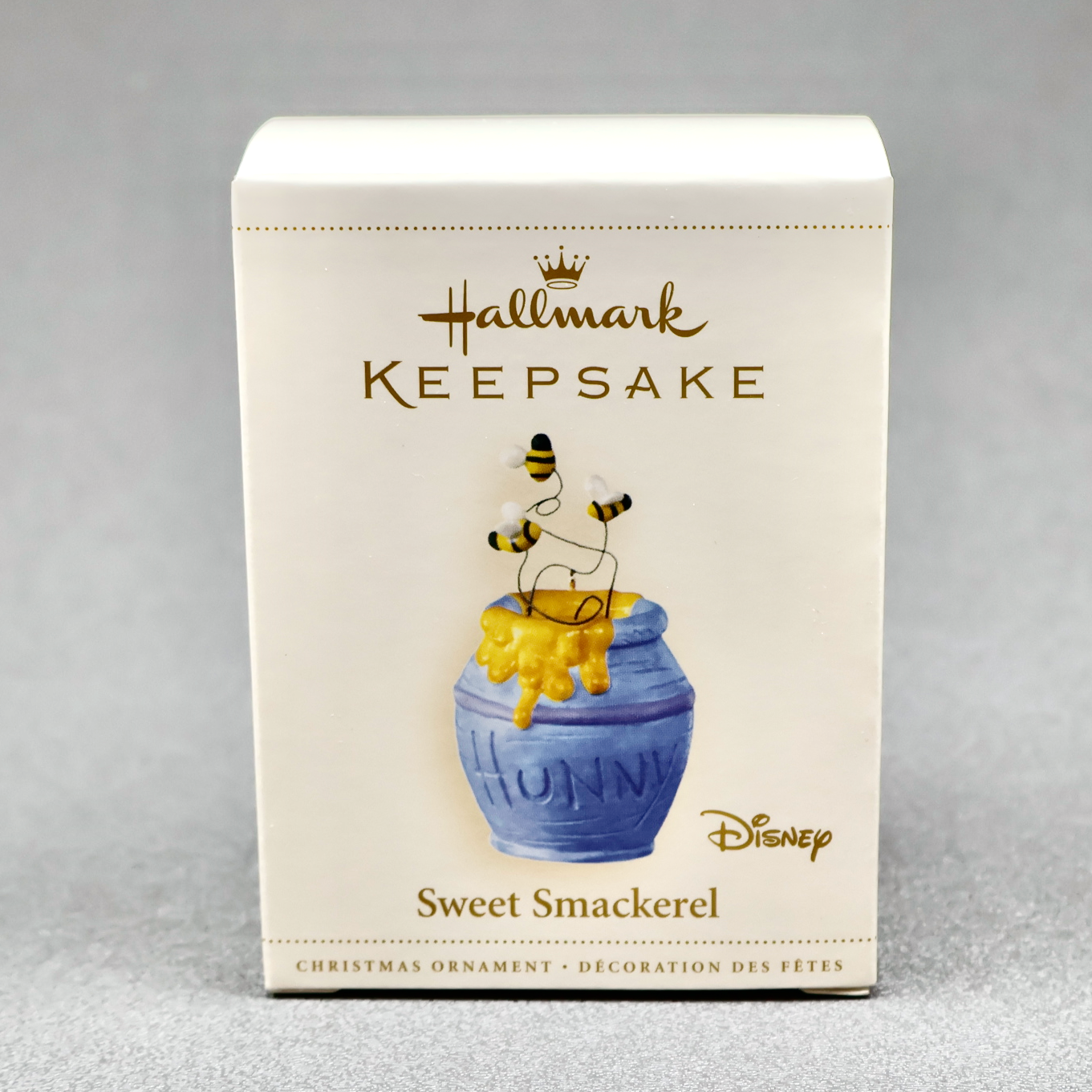 Hallmark 2006 Sweet Smackerel Winnie the Pooh-Ornament-Oakview Collectibles