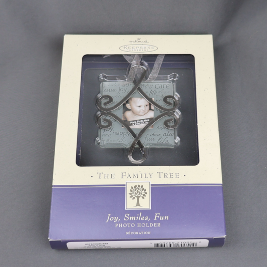 Hallmark 2002 Family Tree Joy Smiles Fun - Photo Holder-Ornament-Oakview Collectibles