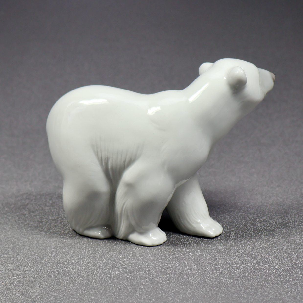Lladro Attentive Polar Bear 1207-Figurine-Oakview Collectibles