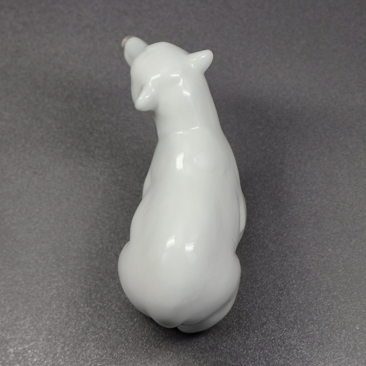 Lladro Attentive Polar Bear 1207-Figurine-Oakview Collectibles