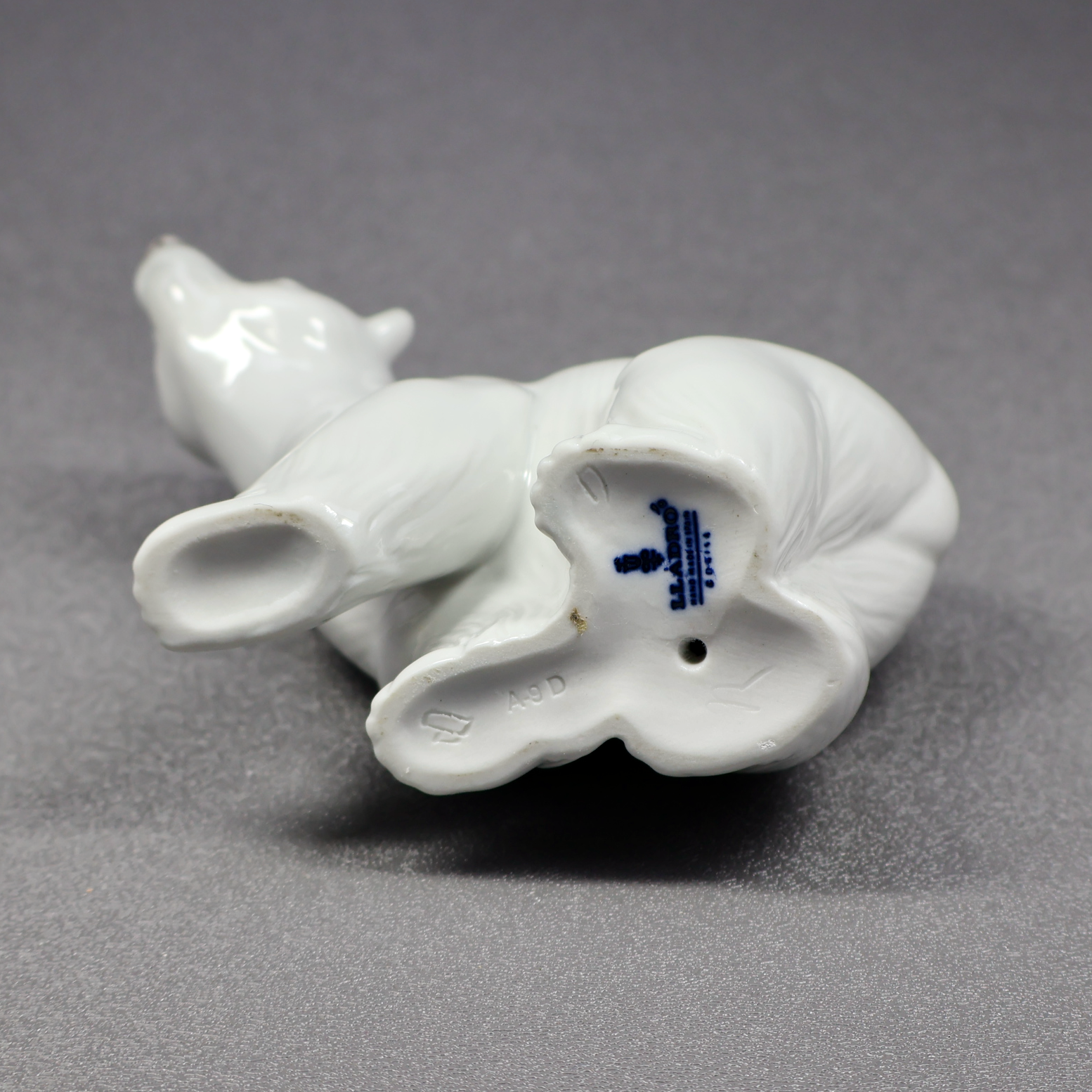 Lladro Attentive Polar Bear 1207-Figurine-Oakview Collectibles