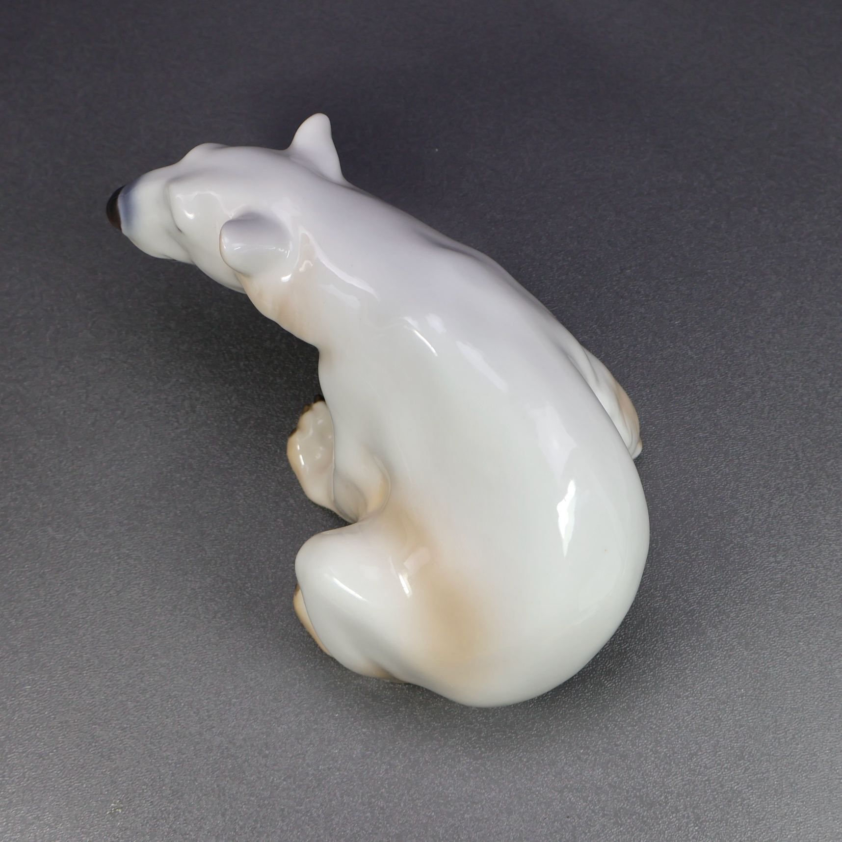 Bing & Grondahl Polar Bear Sitting Figurine 1629-Figurine-Oakview Collectibles
