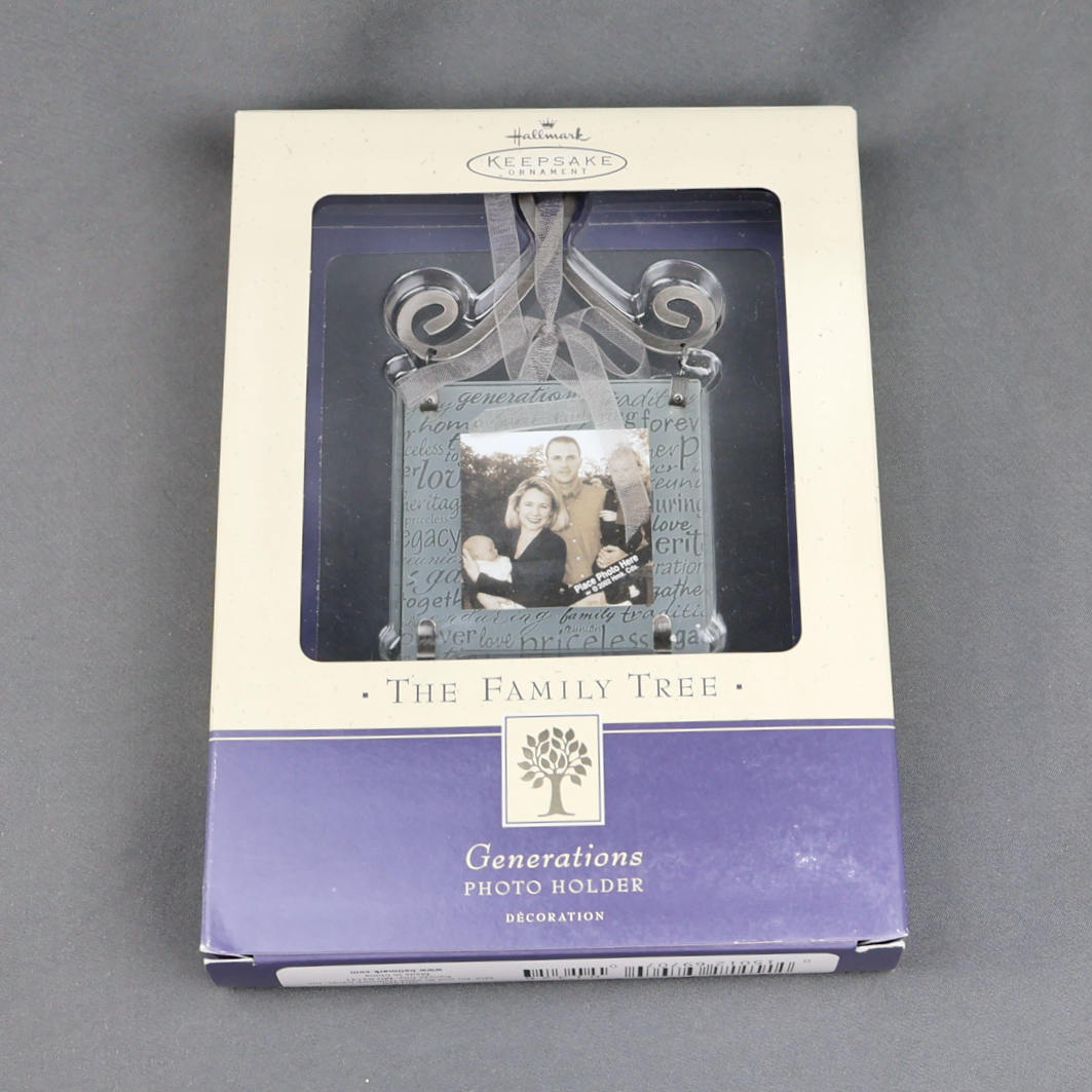 Hallmark 2002 Family Tree Generations - Photo Holder-Ornament-Oakview Collectibles