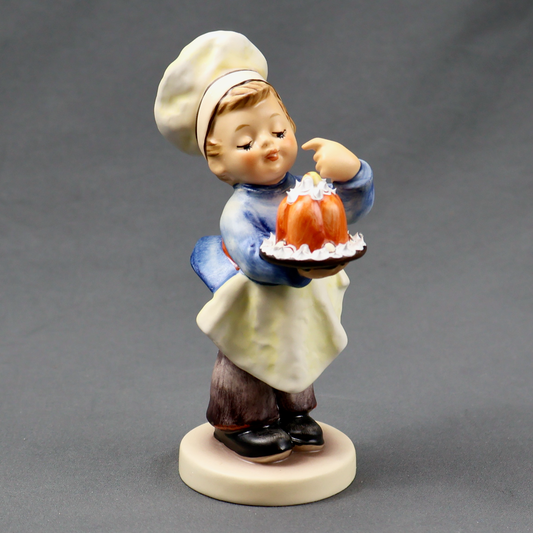 MI Hummel 128 Baker TMK 6-Figurine-Oakview Collectibles