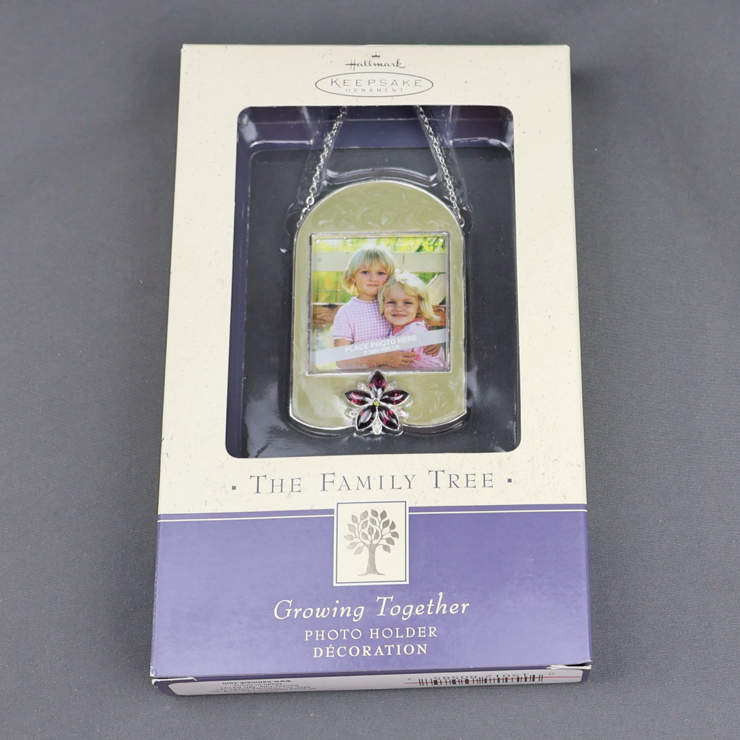 Hallmark 2004 Family Tree Growing Together - Photo Holder-Photo Holder-Oakview Collectibles