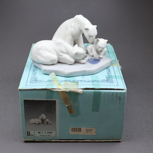 Lladro Bearly Love 1443-Figurine-Oakview Collectibles