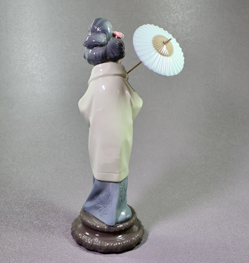 Lladro Oriental Spring Japanese with Umbrella 4988-Figurine-Oakview Collectibles