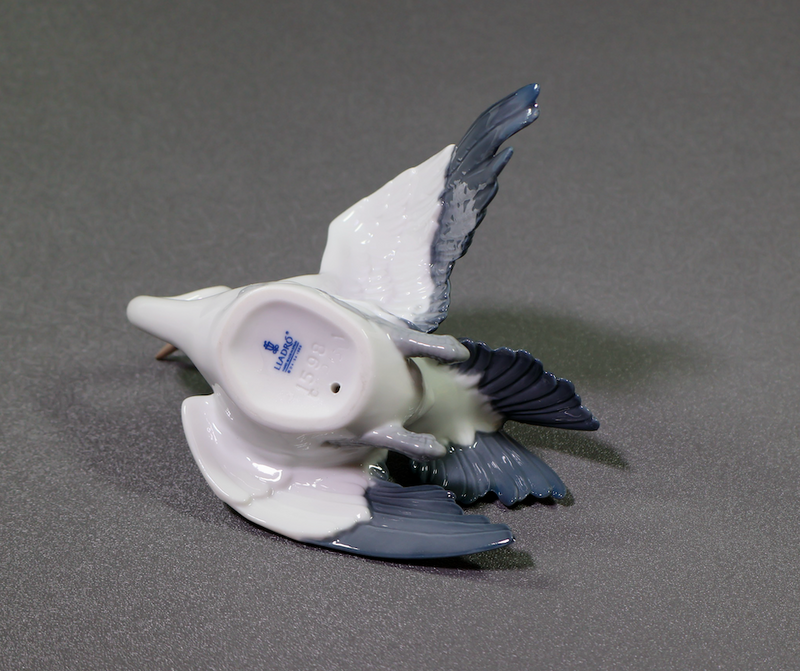 Lladro Fluttering Crane 1598-Figurine-Oakview Collectibles